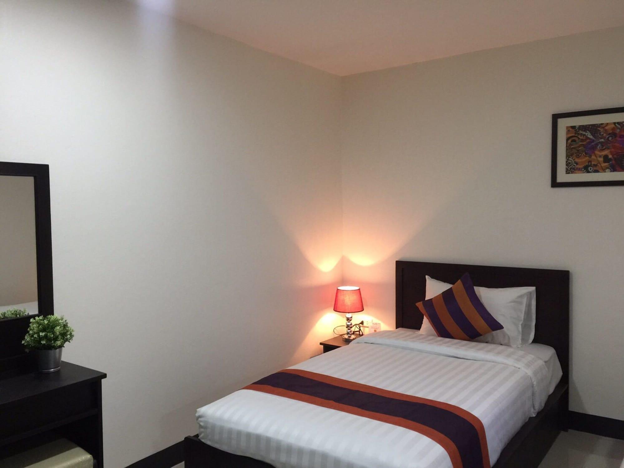 Studio Residence Sukhumvit 71 Bangkok Esterno foto